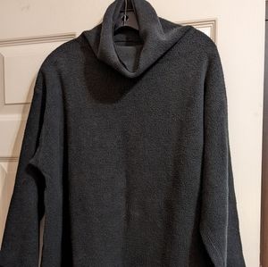 Elizabeth Suzann Margaret Turtleneck, Size M